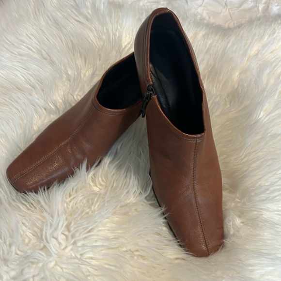 Coach Daphne Short Leather Bootie size 7.5”Made in Italy - Picture 1 of 5